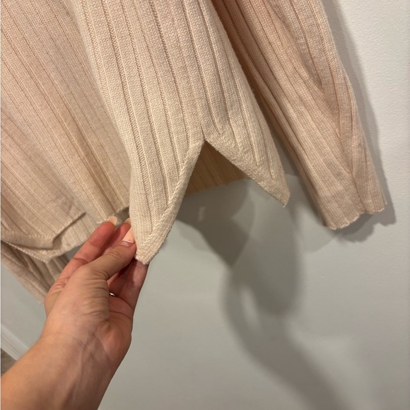 Wilfred free 100% Merino Wool Oversized Ribbed Sweater - Cream. - Picture 4 of 12